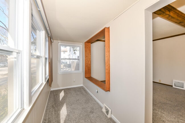 Foto del edificio - 422 S 89th St