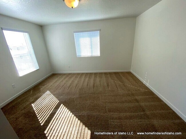 Foto del edificio - 3710 N Centrepoint Way