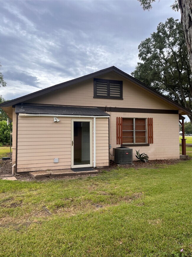 Building Photo - 1527 Boling Dome Dr