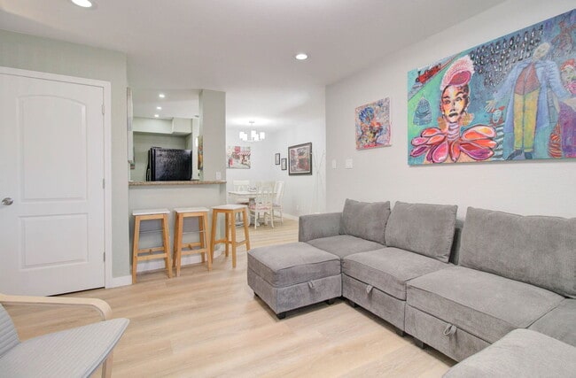Photo - 4410 North Longview Avenue Apartment