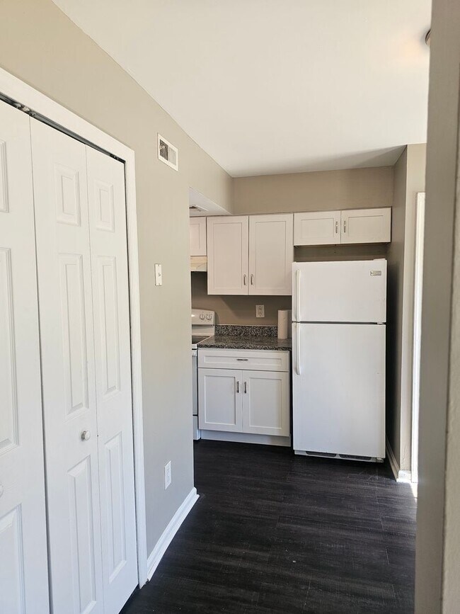Foto del edificio - 12737 Woodside Ln