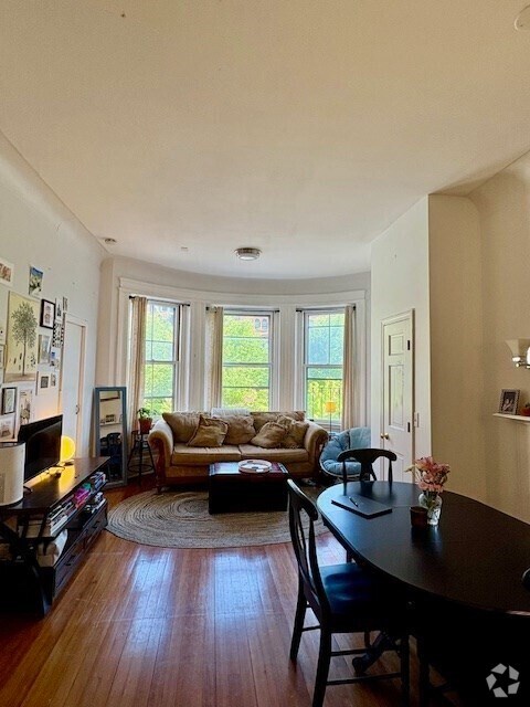 Building Photo - 591 Beacon St