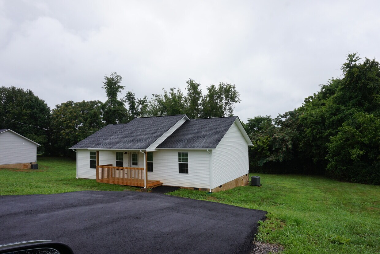 2089 Walnut St, White Pine, TN 37890 House Rental in White Pine, TN