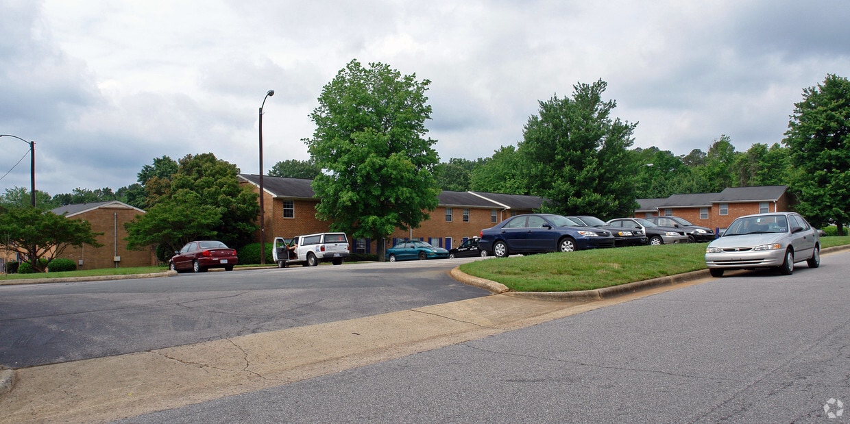 Gorman Crossings Apartments in Raleigh, NC