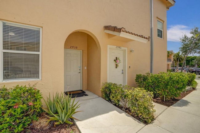 Building Photo - 2938 Crestwood Ter