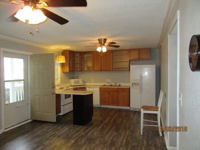 Foto del edificio - 4150 Horseshoe Rd N