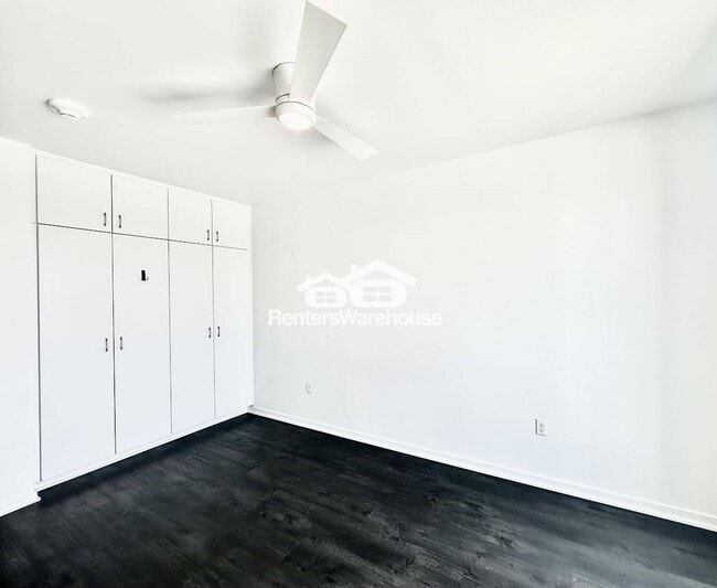 Building Photo - 329 5th St