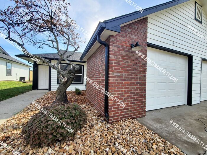 Foto del edificio - Gorgeous Duplex in Baldwin City-Coming SOON!!
