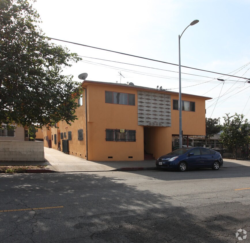 Foto del edificio - 5348 Fountain Ave
