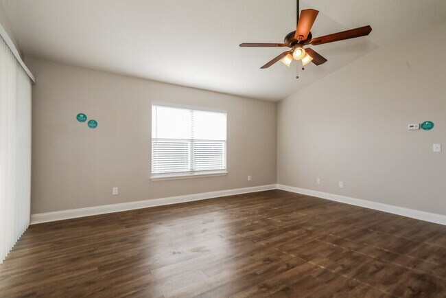 Foto del edificio - 3163 Pine Haven Dr