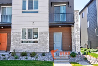 Building Photo - 1026 W 430 S