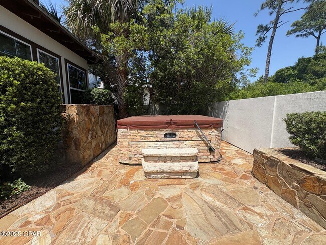 Foto del edificio - 5303 Hopetown Ln