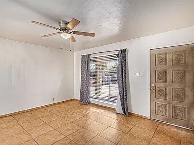 Building Photo - Beautiful Home