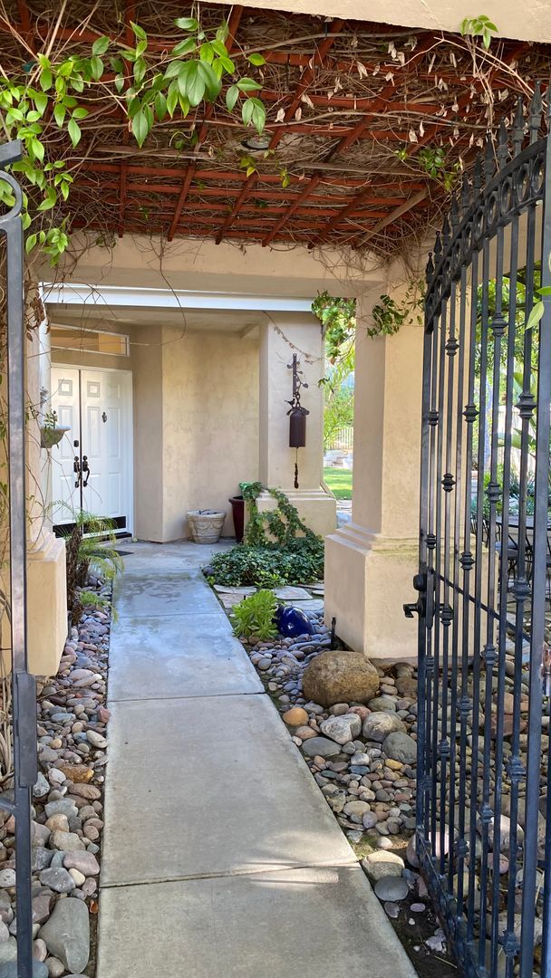 Building Photo - Beautiful Home In the Heart of Poway