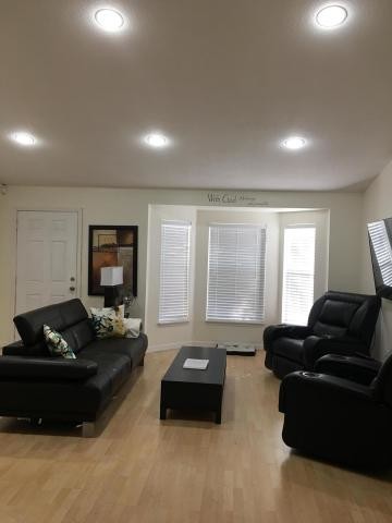 Foto principal - 2638 SW Import Dr