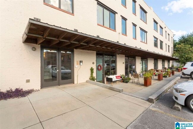 Building Photo - 2416 1st Ave S