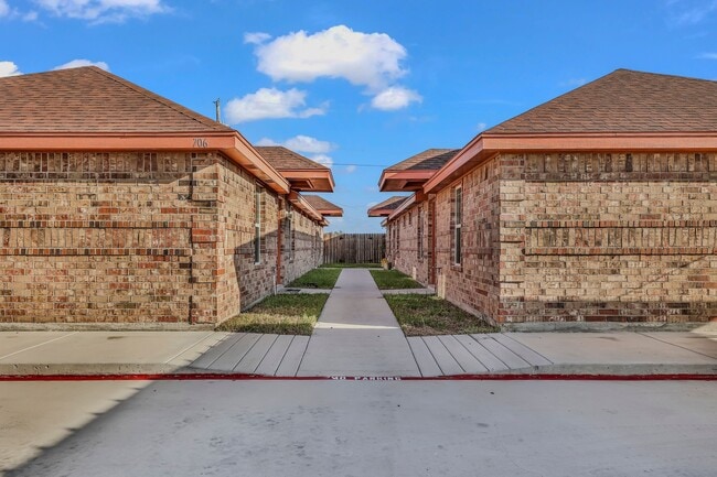 front of property - 706 Thompson Rd