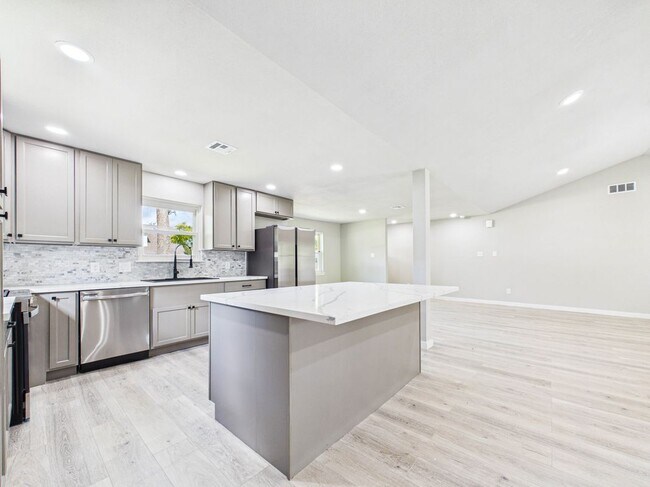 Building Photo - 135 Highland Terrace Dr