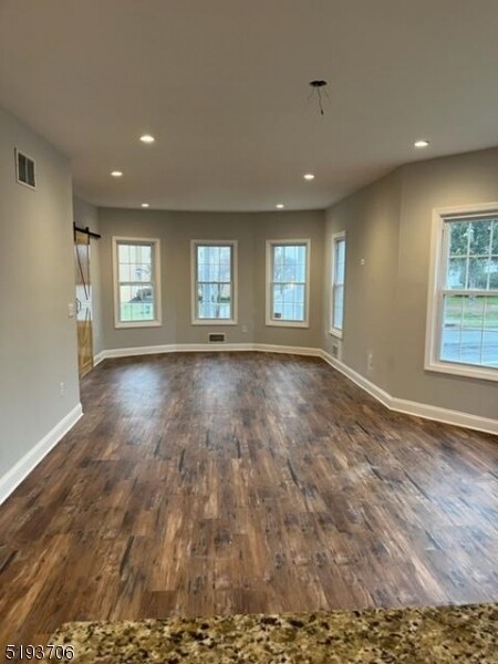 Foto del edificio - 55 Stevens Ave