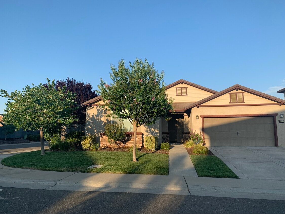 Foto principal - 5221 Otter Pond Way