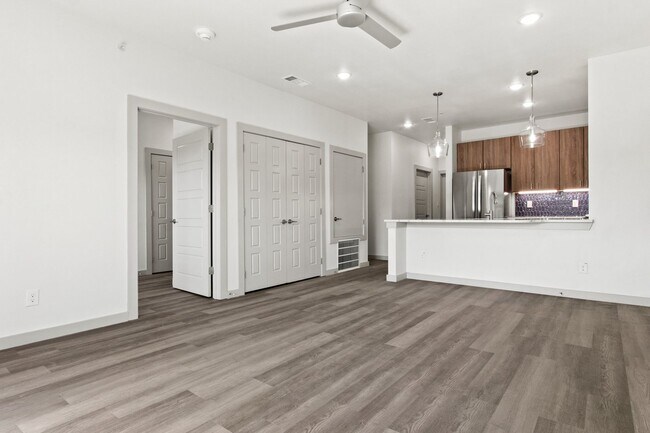 Foto del edificio - 3141 Waits Ave