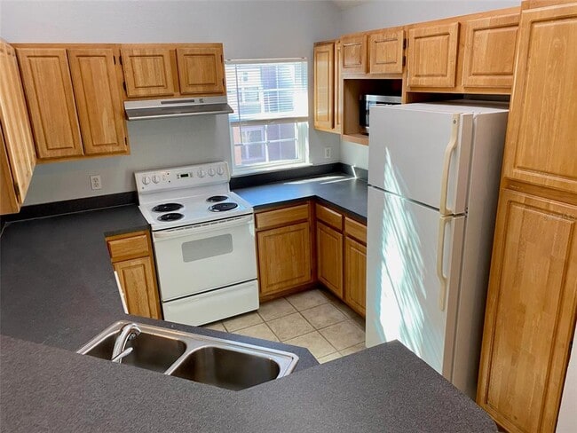 Foto del edificio - 3318 Greenwich Village Blvd