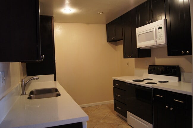 Building Photo - 26052 Serrano Ct