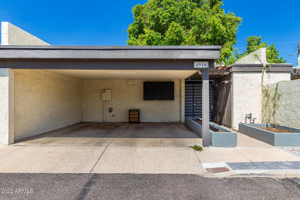 Primary Photo - 4916 E Edgemont Ave