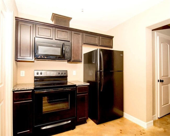 2002 20th St, Huntsville, TX 77340 Townhome Rentals in Huntsville TX