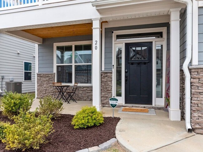 Building Photo - 4 Bedroom Single Family Home in Resort Sty...