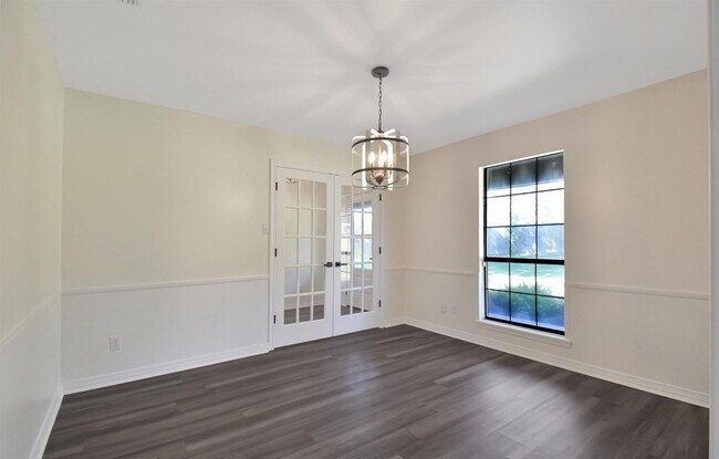 Foto del edificio - A Rare Find with Space, Charm, and Endless...
