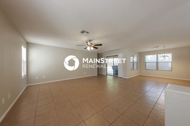 Building Photo - 3 Bedroom Pet-Friendly Home in Phoenix, AZ with Main Street Renewal