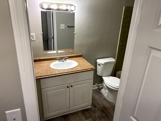 Foto del edificio - 815 41st Ave E