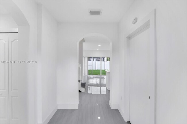 Building Photo - 2802 SW 128th Way