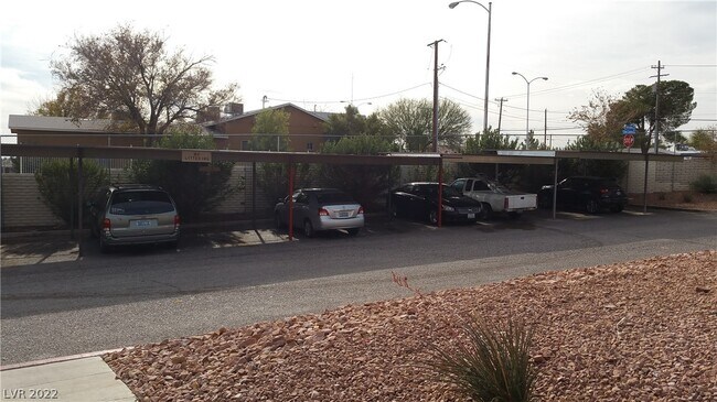 Foto del edificio - 3009 St George St