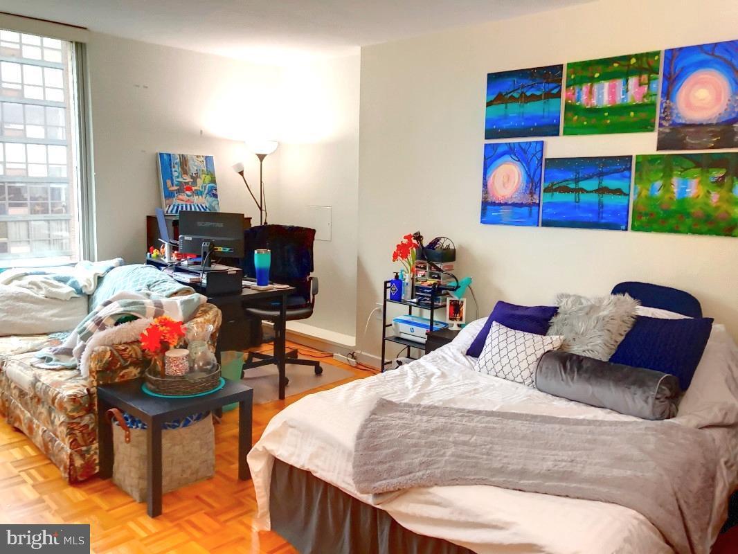 604 S Washington Square Unit 1401, Philadelphia, PA 19106 Room for