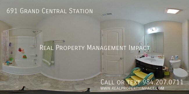 Building Photo - 691 Grand Central Sta