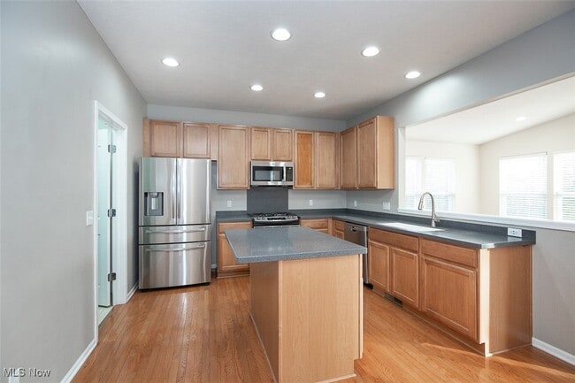 Building Photo - 2553 Seton Dr