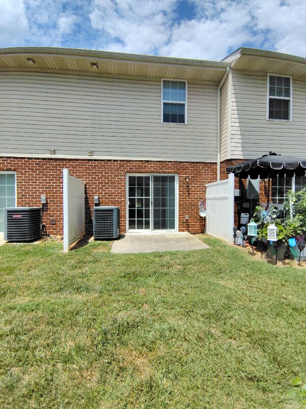 Building Photo - 54 Ferguson Dr