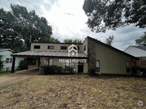 Building Photo - 2970 Falkirk Rd