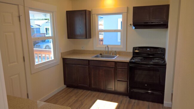 Foto del edificio - 4550 Lakeshore Blvd