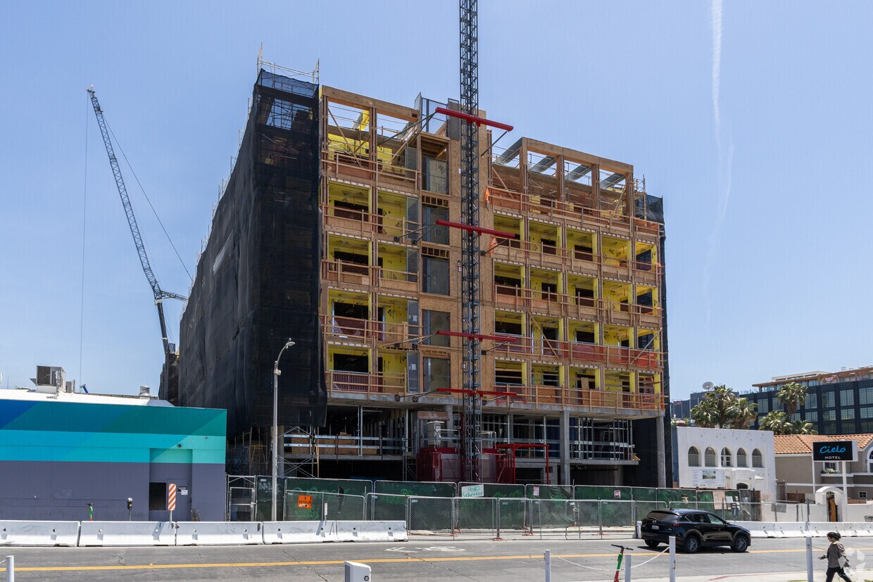 Hollywood Arts Collective Apartments in Los Angeles, CA