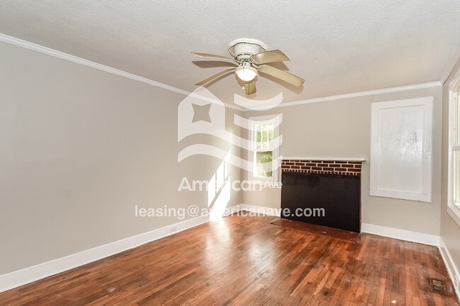 Foto del edificio - 302 Arbor Dr