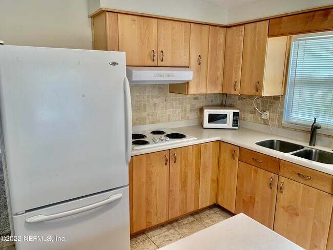 Building Photo - 11303 Americana Ln