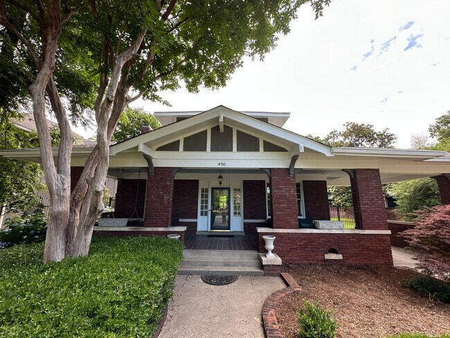Building Photo - Incredible 3 BR/3BA Bungalow-Evergreen His...