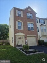 Building Photo - 31 Carrick Ln