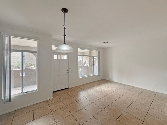 Foto del edificio - Beautiful 2B/2.5BA in The Elysian Complex!...