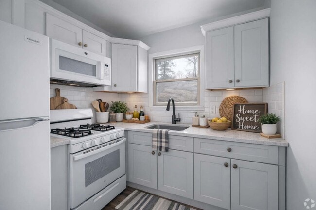 1BR, 1BA - 648SF - Kitchen - Virtually Staged - Elmwood Terrace Apartments