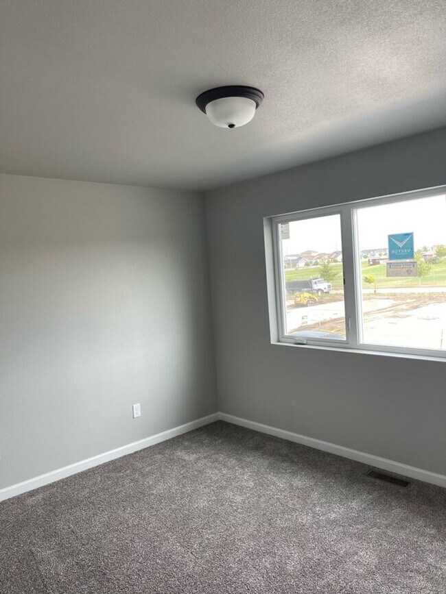 Foto del edificio - Spacious 3-bed 2.5 Bath - First Month Free!