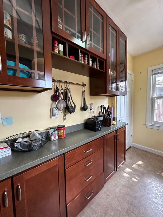 Building Photo - Charming 1930s Stone & Brick Cottage – 3BR...